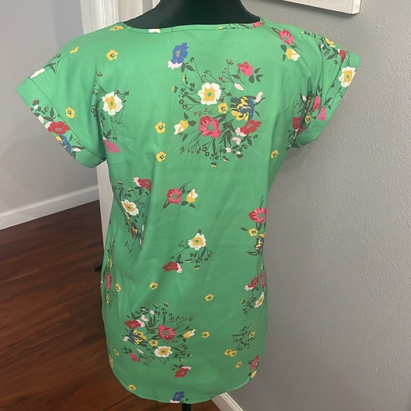 Express Women's Green Floral Cuffed Sleeve V Neck Blouse - Picture 4 of 7